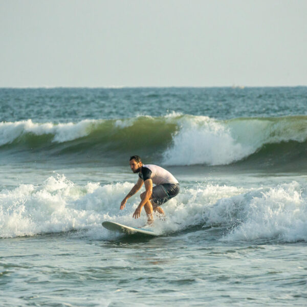 sunset surfing in Sri Lanka with Surf-trip