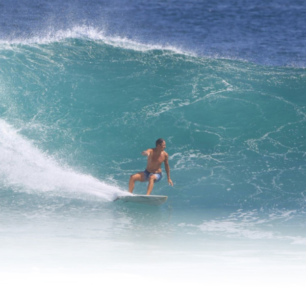 Surfař v barelu